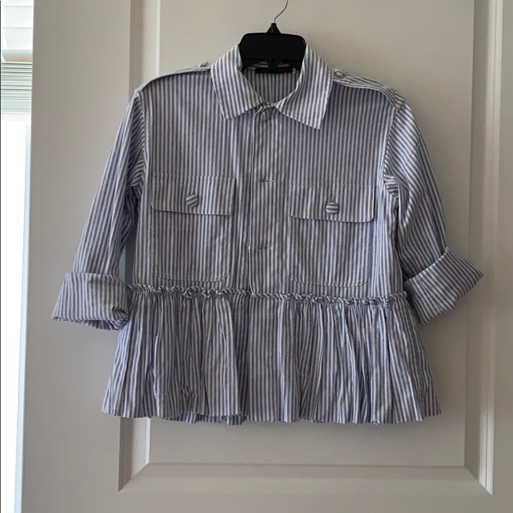Cutest button down peplum top of life